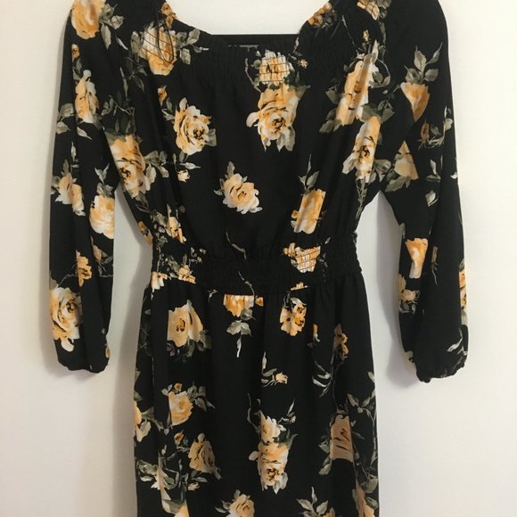 Spring Dress from Dynamite - Size small but fits more like a medium - Picture 2 of 3